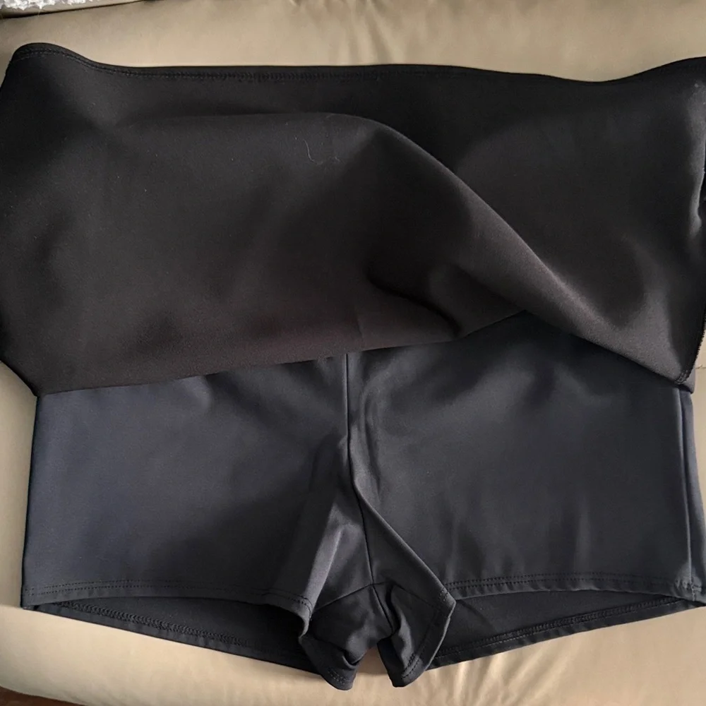 Kendall Black Women's Skort size medium reg length - Picture 4 of 4